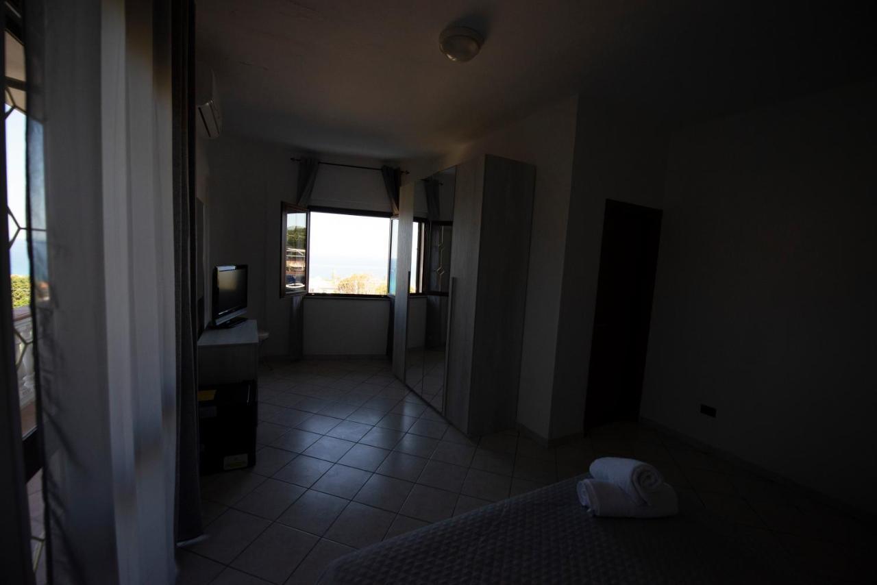 B&B Esterita Parghelia Buitenkant foto